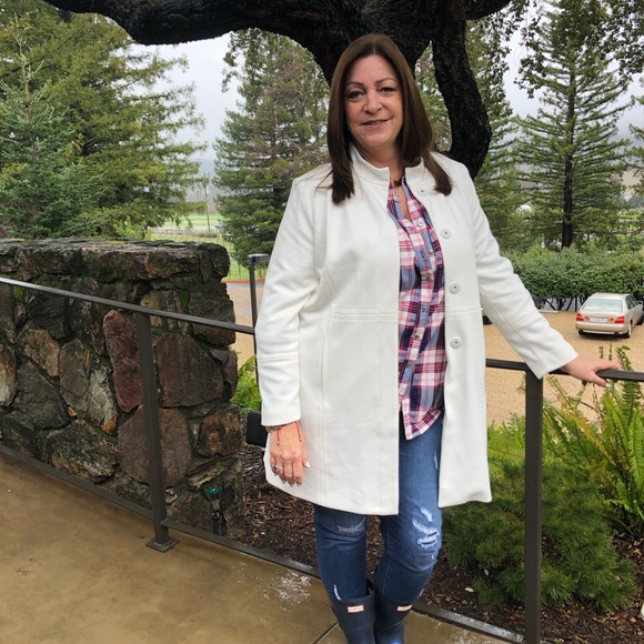 Meet your Posher, Danielle - Picture 1 of 1